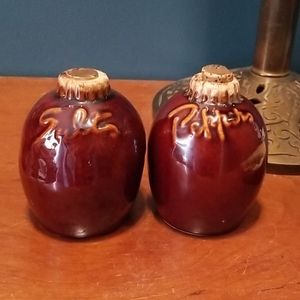 Hull Oven Proof Brown Drip Salt & Pepper Shakers